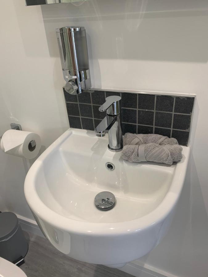 Rosemary House Brs Airport Accommodation Winford Buitenkant foto